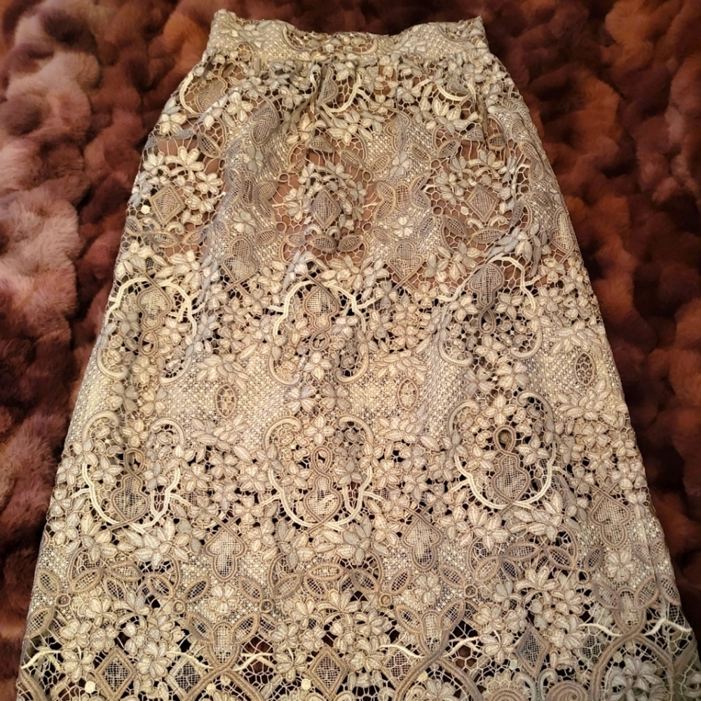 Bella lace skirt by Free people. Size 8, cream/ Off white color